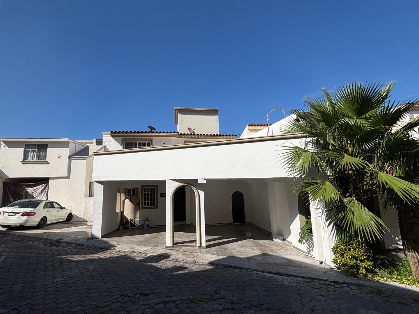 CASA EN RENTA CUMBRES