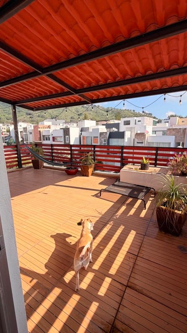Cuarto con baño privado en 3er piso